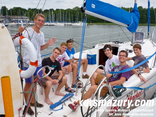 kurs żeglarski rejs szkoleniowy na patent żeglarski rekreacyjny mazury jeziora obóz wędrowny dorośli młodzież P1020686-1a