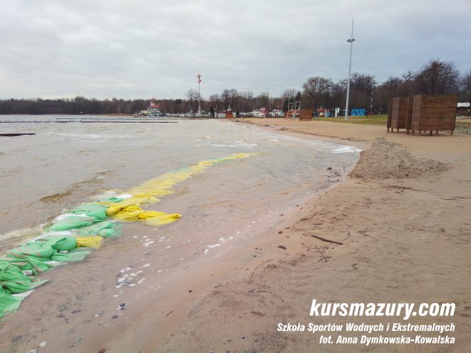jezioro Niegocin powódź na Mazurach Giżycko plaża IMG_20180105_134034a