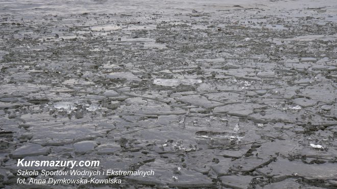 kursmazury Giżycko mazurskie jeziora Niegocin Kisajno lód obozy żeglarskie dorośli młodzież kursy motorowodne sternik motorowodny żeglarz jachtowy rejs szkoleniowy