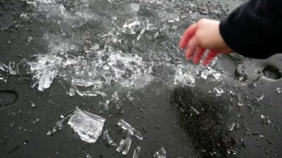 2024.02.07. Skrajnie niebezpiecznie na jeziorach. Szpikowanie kaskadowe – koniec lodu.